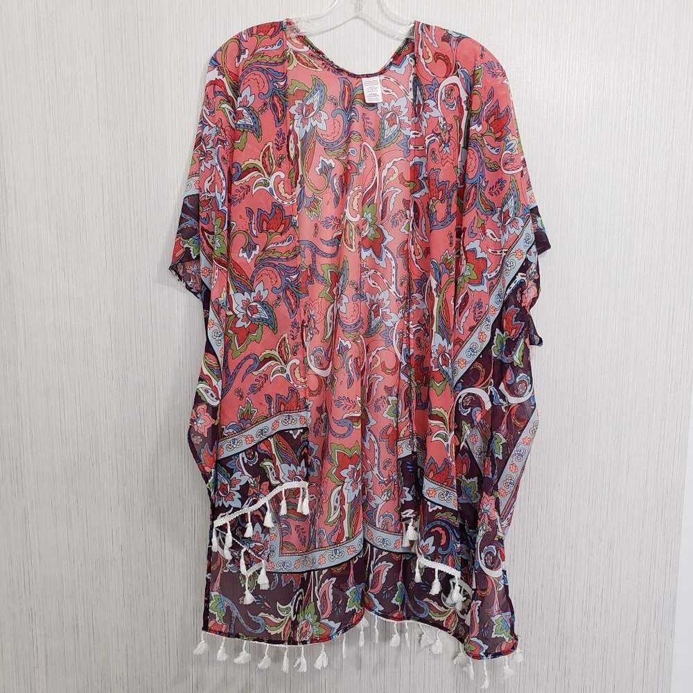 Short sleeve coral colored Floral print kimono with split sides and tassel‎ trim